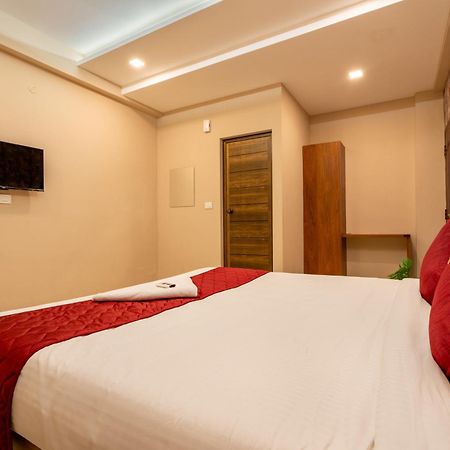 Yaad Residency Hotel Kochi Eksteriør billede