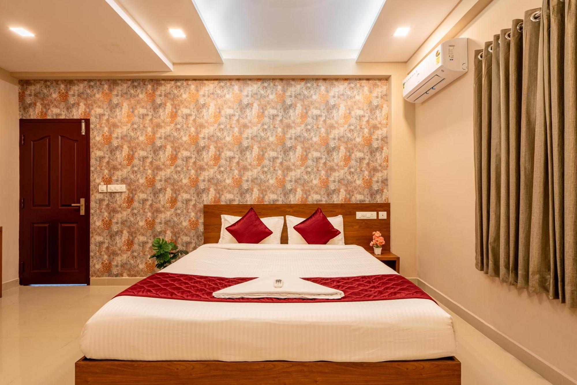 Yaad Residency Hotel Kochi Eksteriør billede