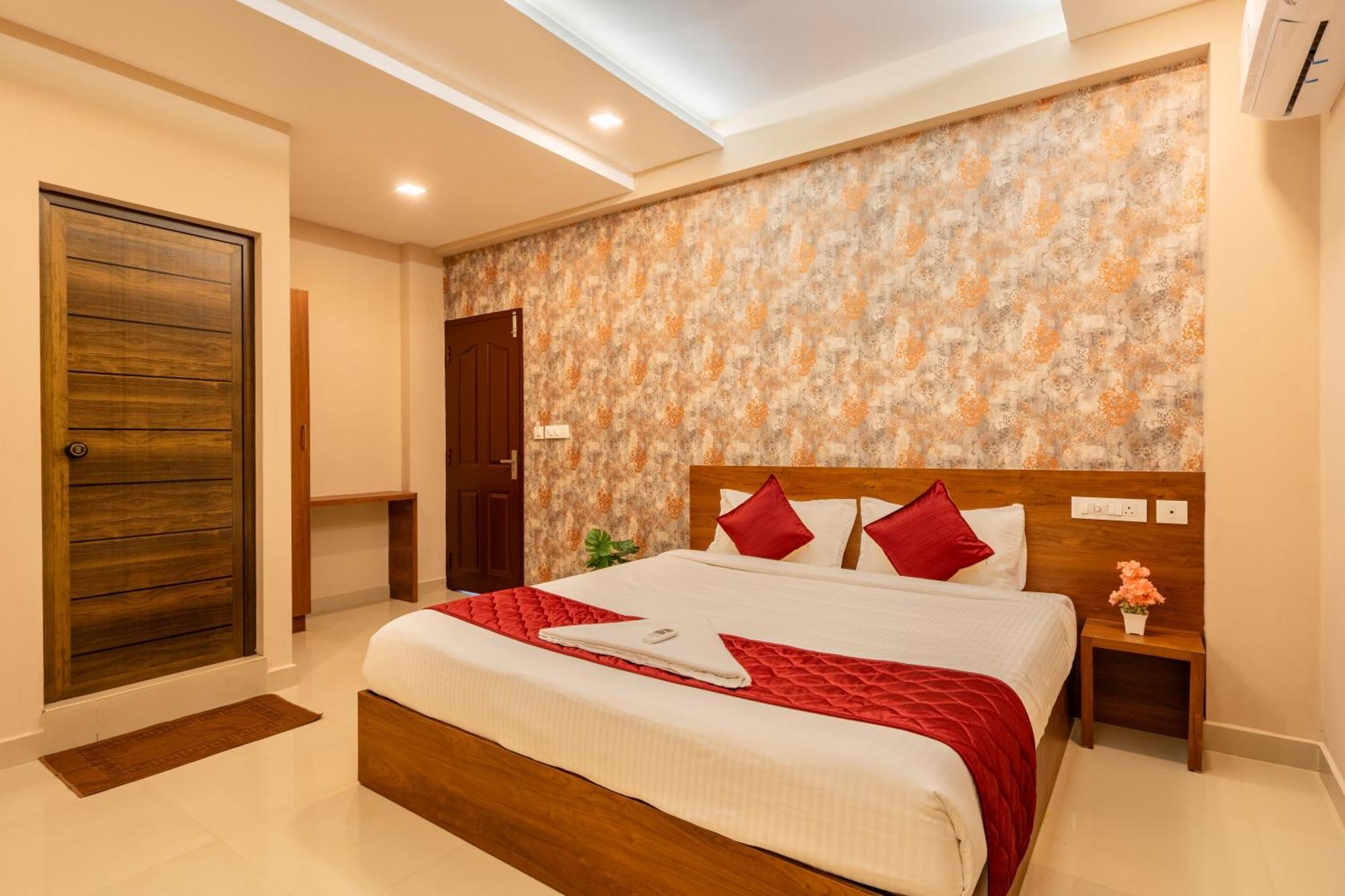 Yaad Residency Hotel Kochi Eksteriør billede