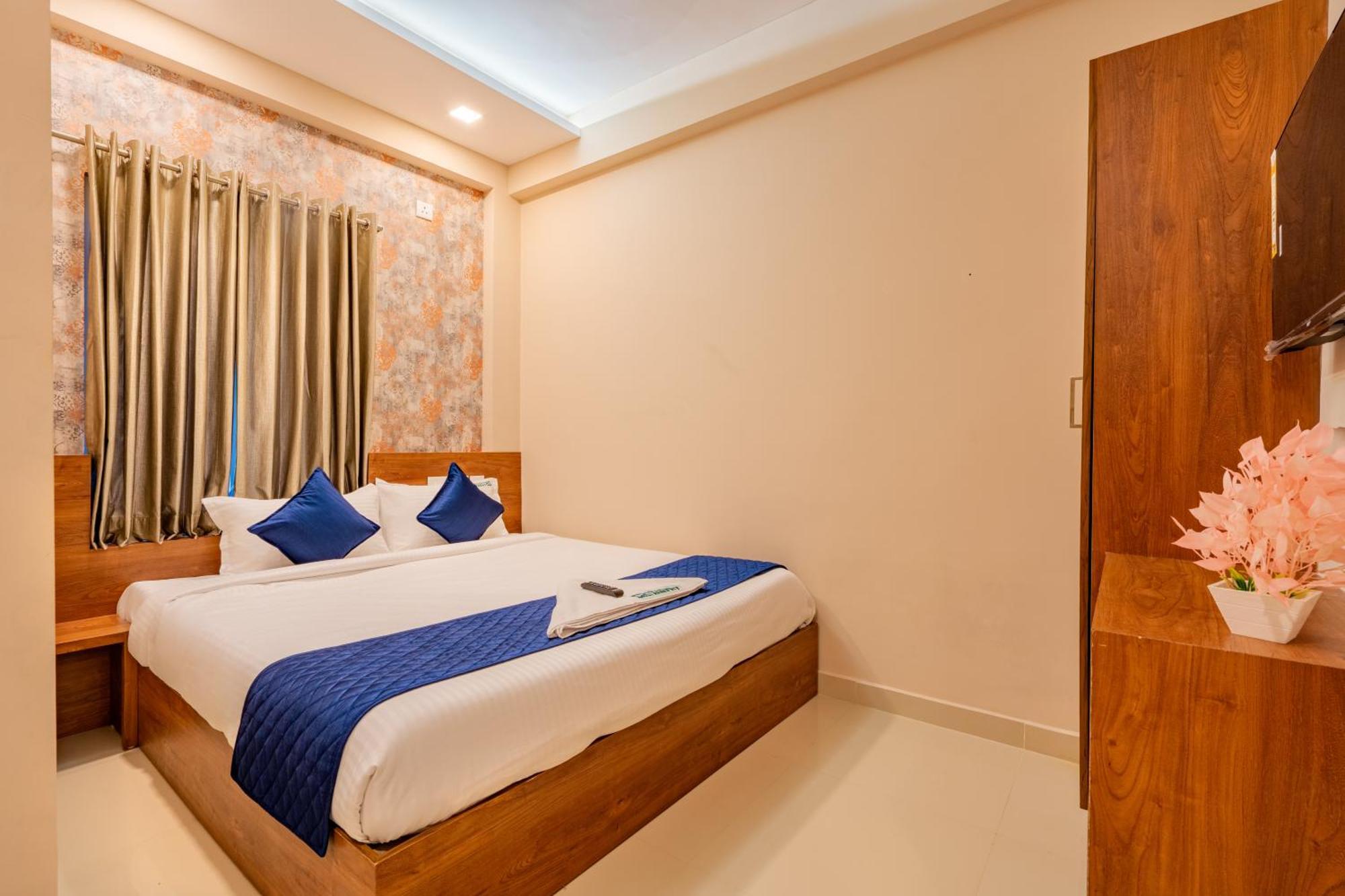 Yaad Residency Hotel Kochi Eksteriør billede